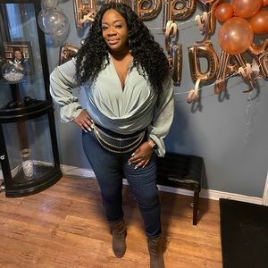 Meet your Posher, Claudine